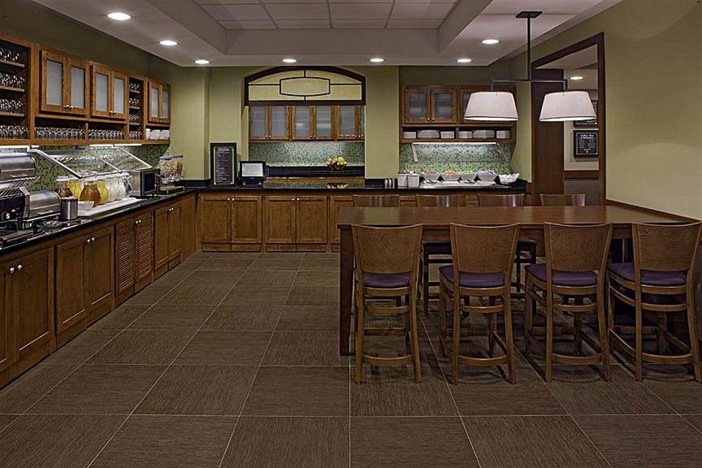 Hyatt Place Denver Airport Aurora Restaurant photo